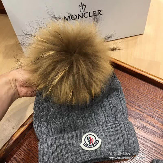 MONCIER蒙口 專櫃同步 新款羊絨配狐狸毛球 圍巾帽子和手套三件套 情侶款 LLWJ6435
